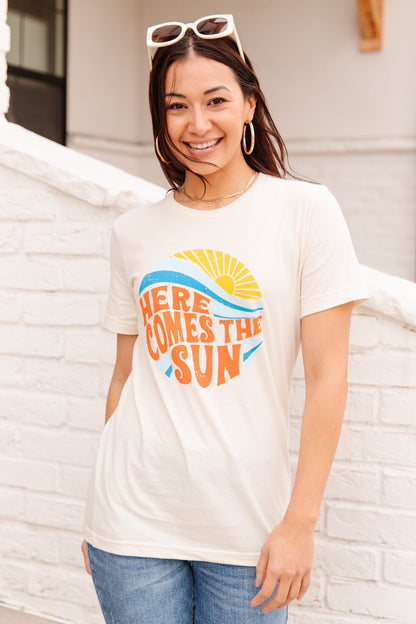 Camiseta gráfica Here Comes the Sun (exclusiva en línea)