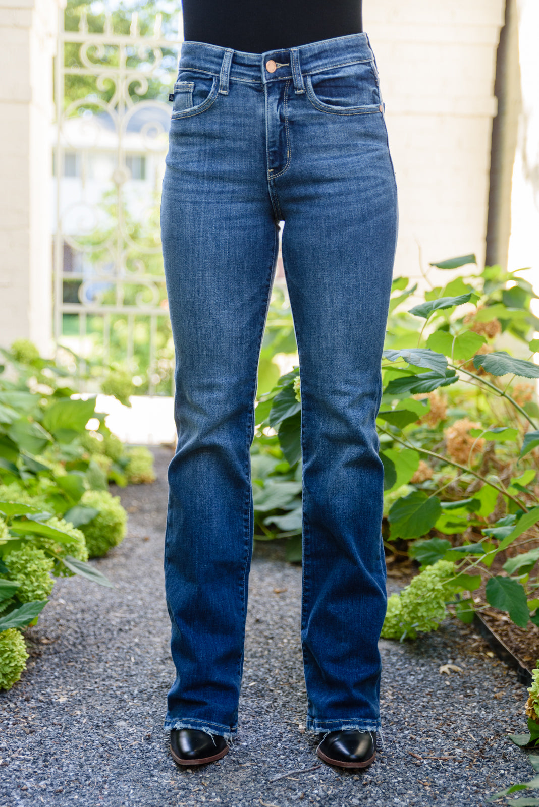 Vaqueros Ivy de talle alto con corte tipo bota y lavado medio (exclusivo en línea)