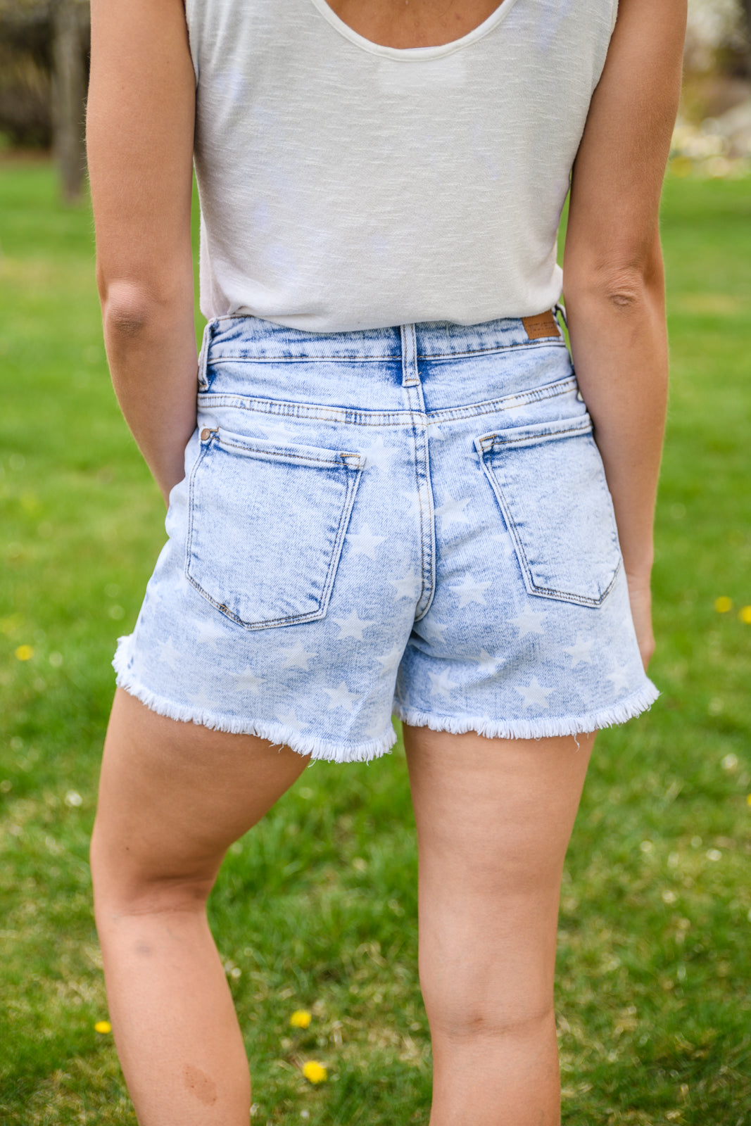 Mid-Rise Star Print Acid Wash Shorts (Online Exclusive)