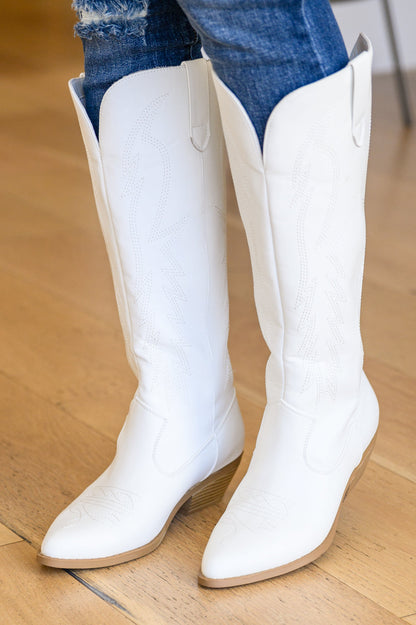 Shania Cowgirl Boots In White (Online Exclusive)