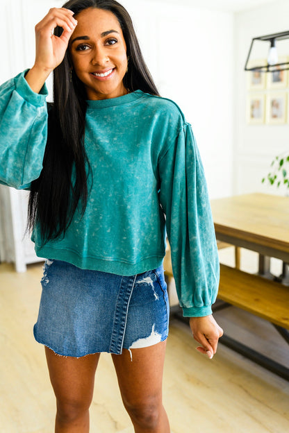 Suéter con lavado mineral en verde azulado Tied Up In Cuteness (exclusivo en línea)