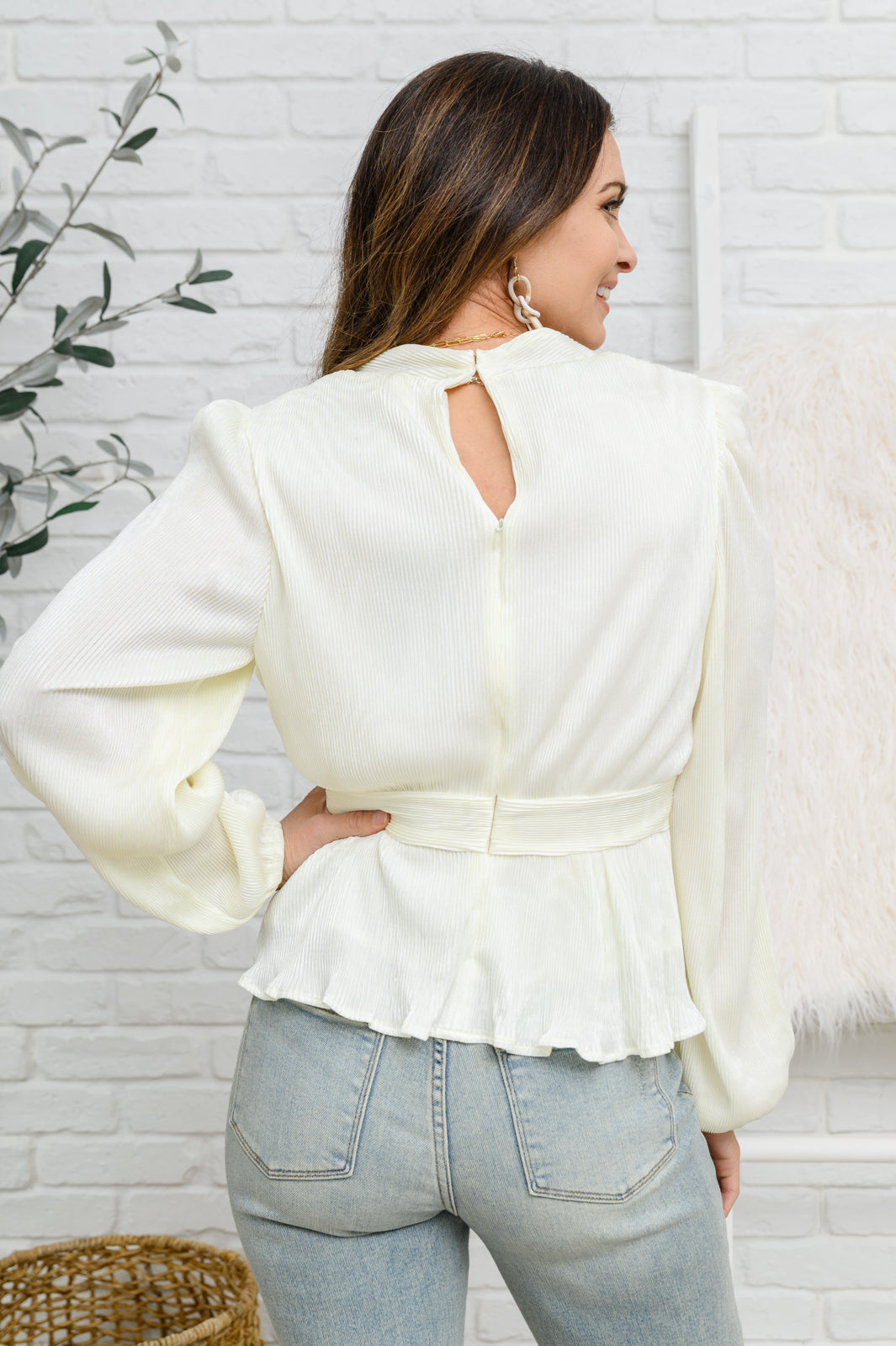 Xanidu Long Sleeve V Neck Blouse in White (Online Exclusive)