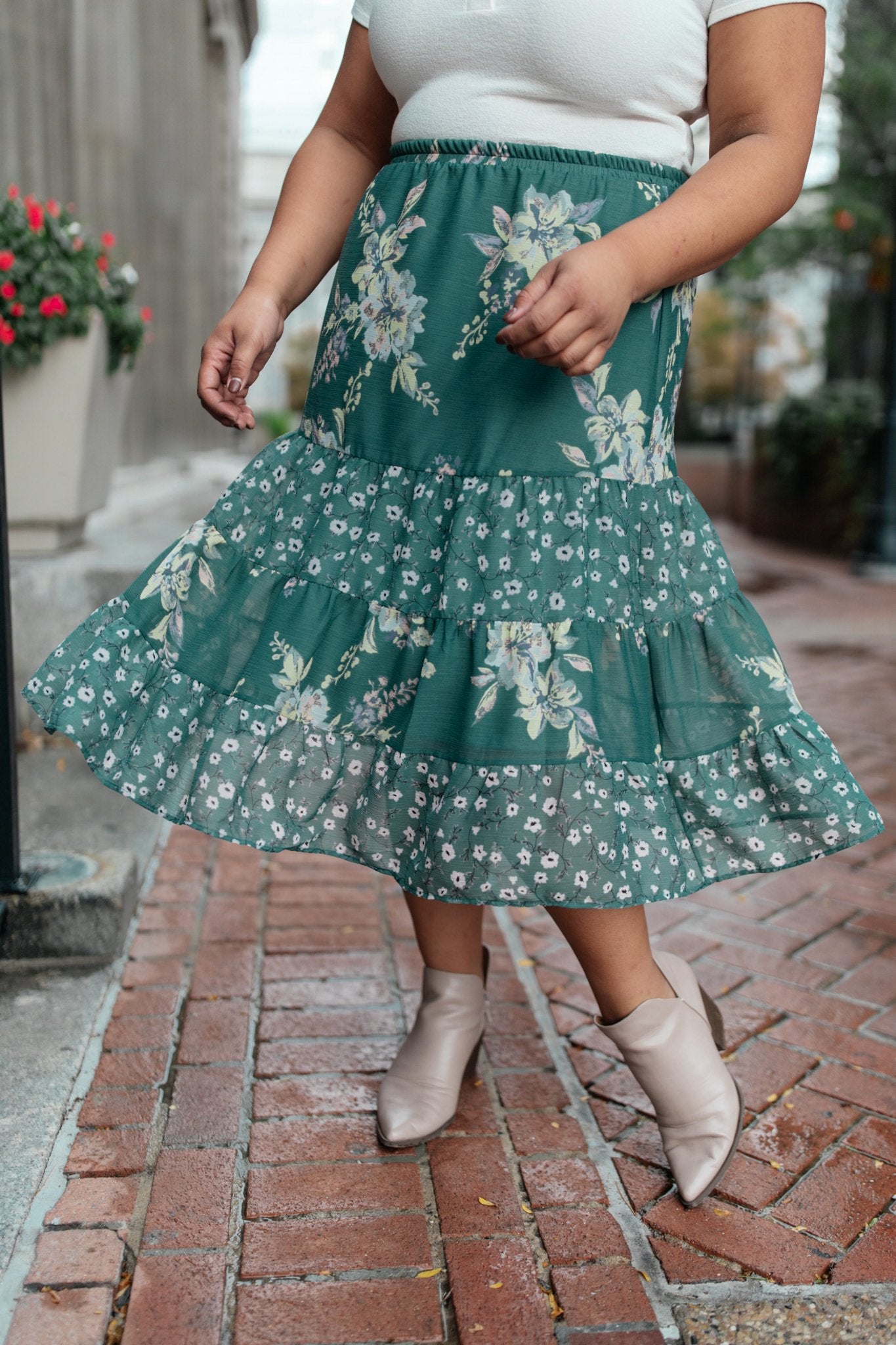 Zoe Floral Middi Skirt in Hunter Green (Online Exclusive)
