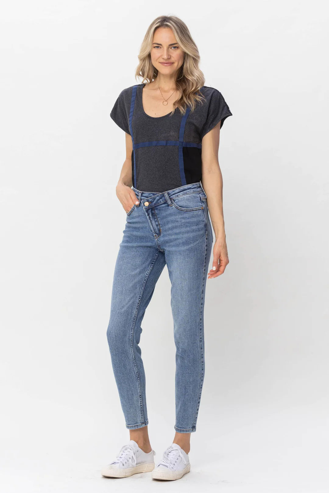 Sarah Crossover Relaxed Jeans